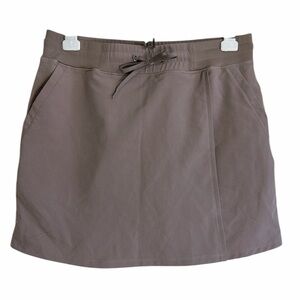 Free Country Women's Tan Skirt with Shorts underneath. Size Medium